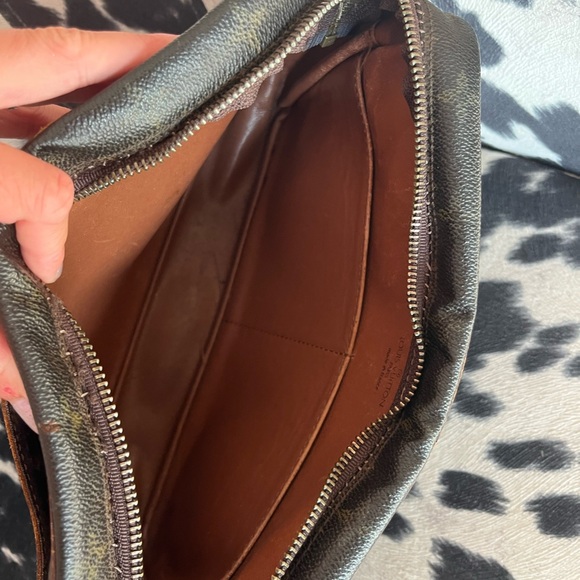 Louis Vuitton Monogram Compiegne 28 Clutch - Picture 10 of 16